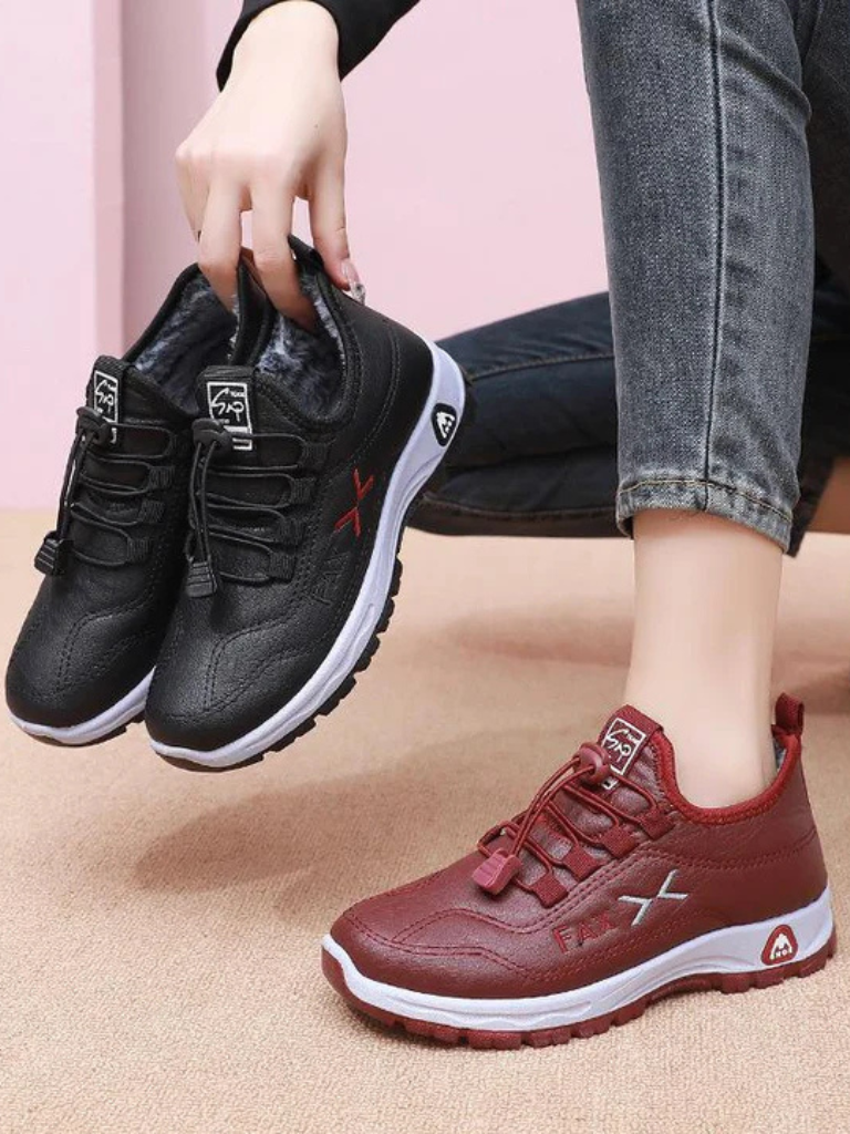 DARIA COMFORT WALK SNEAKERS