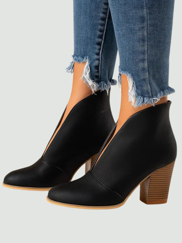 IRISS ANKLE BOOTS