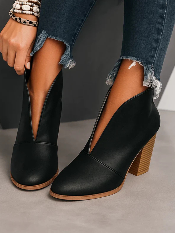 IRISS ANKLE BOOTS