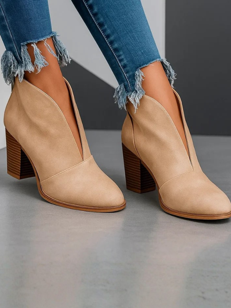 IRISS ANKLE BOOTS