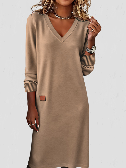 DEMI ESSENTIAL V-NECK DRESS