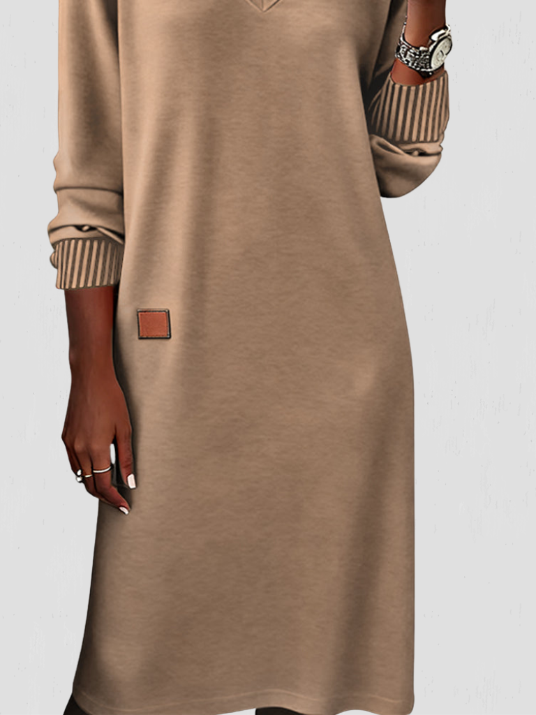 DEMI ESSENTIAL V-NECK DRESS